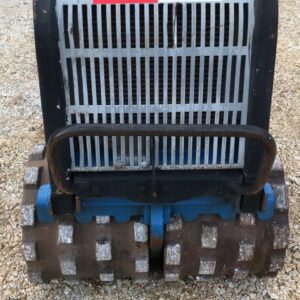 ROLO COMPACTADOR PÉ DE CARNEIRO TRC86 frente