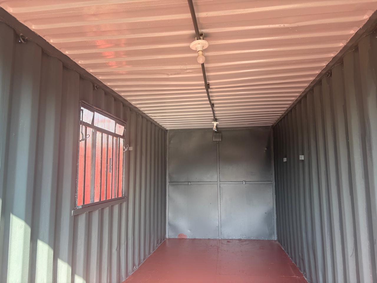 CONTAINER 6 METROS dentro 2